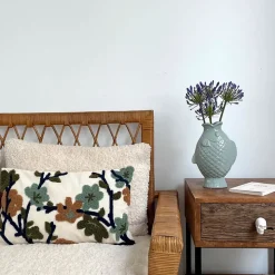 Fabrique de Styles Coussins Et Housses>Coussin en coton brodé fleuri écru 30x50cm