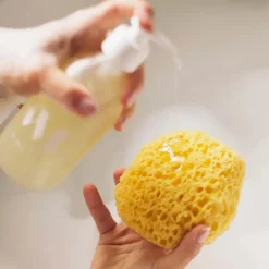 Fabrique de Styles Savon Liquide>Flacon en verre gel douche écorce d'orange et poivre noir 290ml Vert