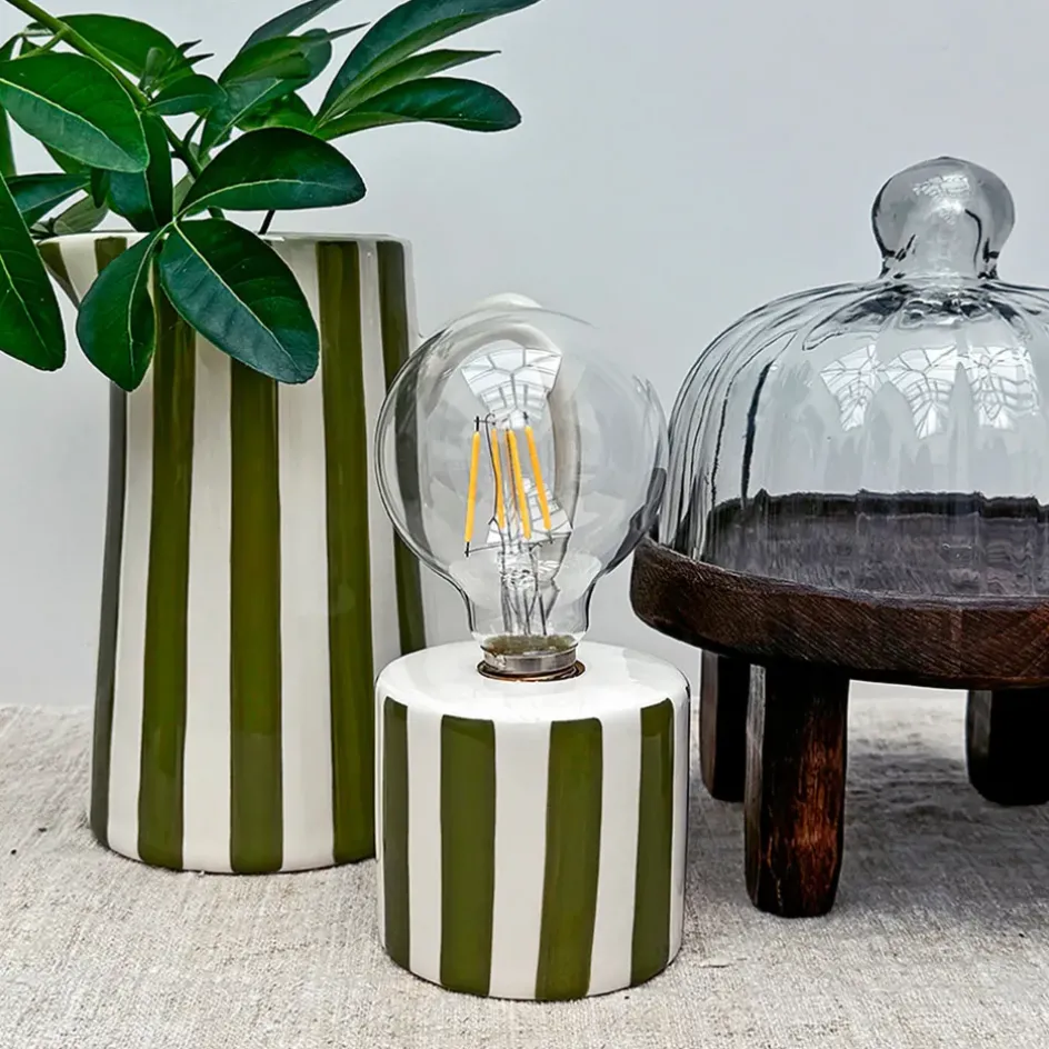 Fabrique de Styles Lampes À Poser>Lampe à piles en faïence rayée et blanc h17cm Kaki
