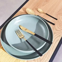 Fabrique de Styles Ménagères>Menagère 16 pieces doré et noir en acier inoxydable Noir, Doré