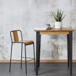 Fabrique de Styles Tables Hautes>Table de bar carrée en chêne massif et pieds acier 90x90 cm - Manny Naturel